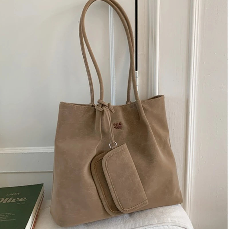 Retro Carry™ Shoulder & Underarm Tote