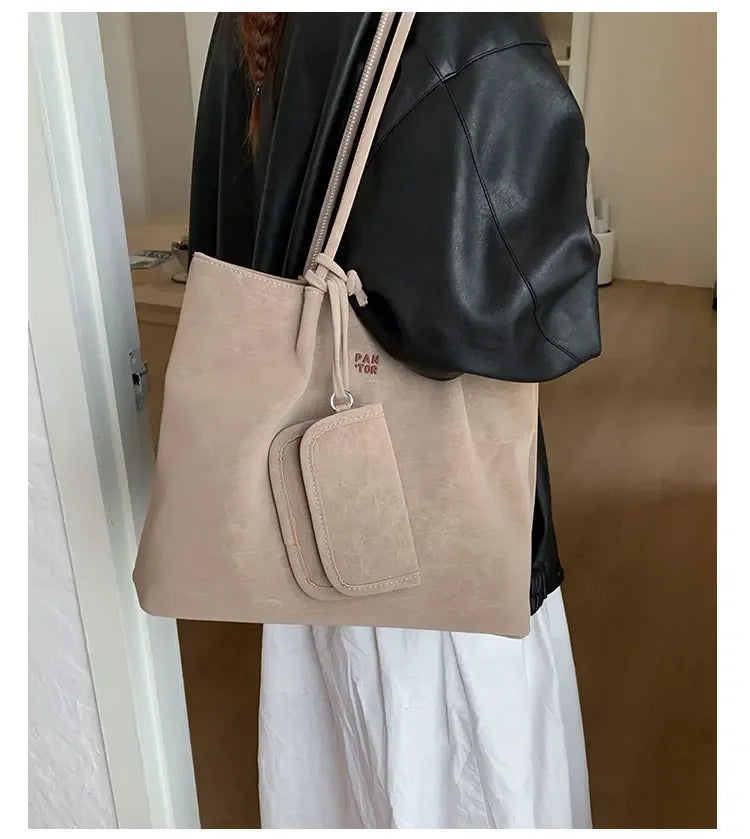 Retro Carry™ Shoulder & Underarm Tote